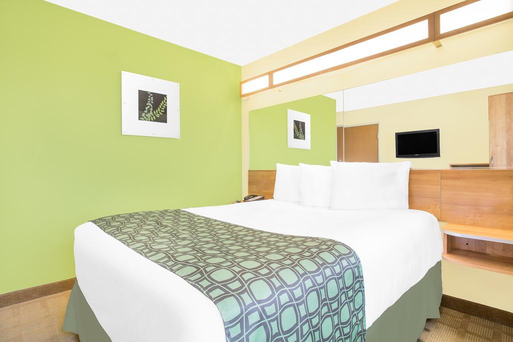Microtel Inn & Suites By Wyndham Tuscumbia/Muscle Shoals Extérieur photo